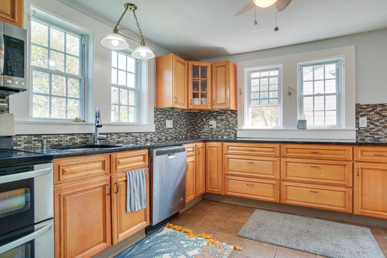 Charming Cape Cod Home Less Than 1 Mi To Ocean And Marina! Barnstable Zewnętrze zdjęcie